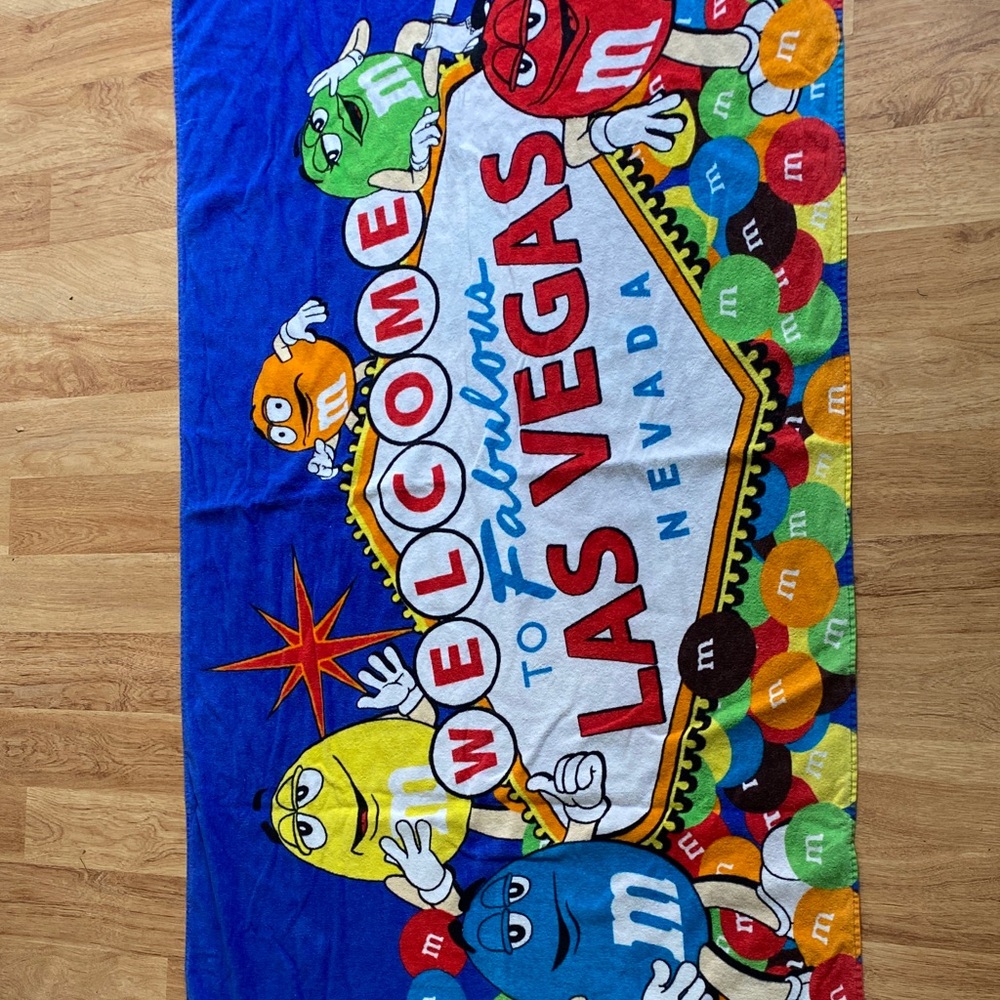 M&M'S Blue Las Vegas Graphic Beach Towel with Multicolor M&M Characters GUC